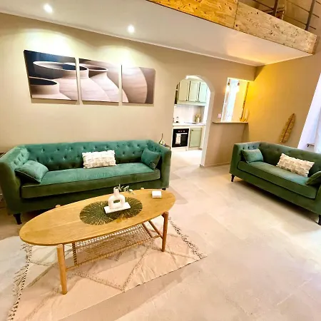 Spacious Loft, Duplex, Old Town, 3 Bedrooms - Easy Check-in Nizza